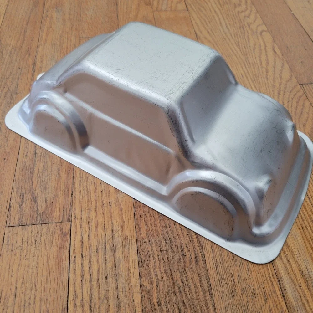 Wilton Retro Car Cake Pan Silver Aluminum 3D Sedan Mold Vintage 2001 Craft Gift